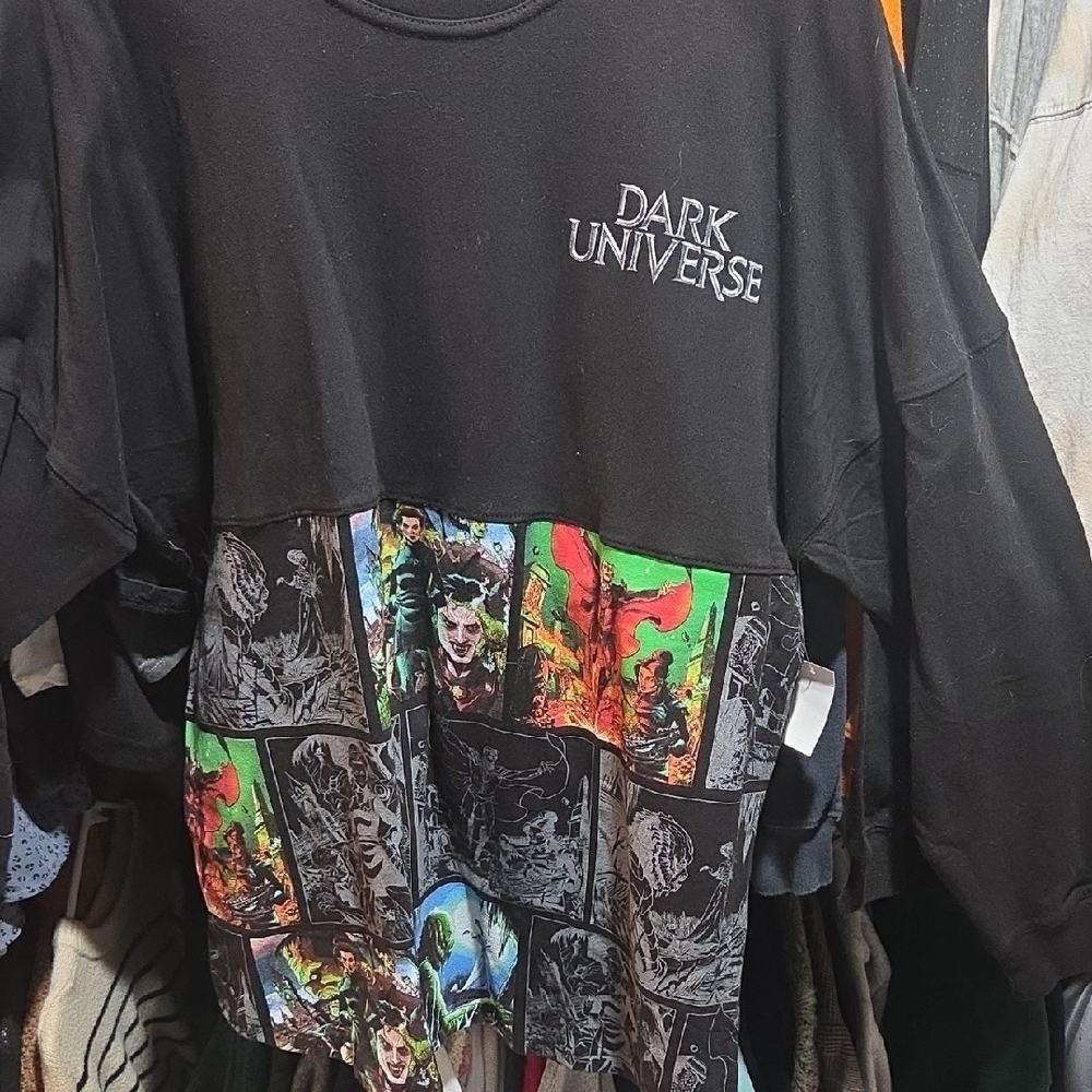 Universal Studios Dark Universe Spirit Jersey Like Tee, Medium